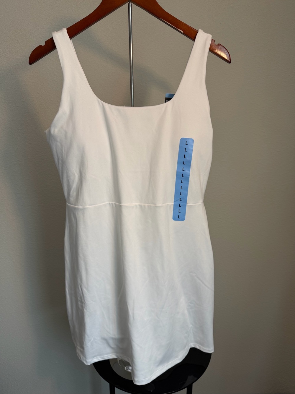 NWT GapFit White Active Dress Built In Shelf Bra Shorts Pocket Womens Size L